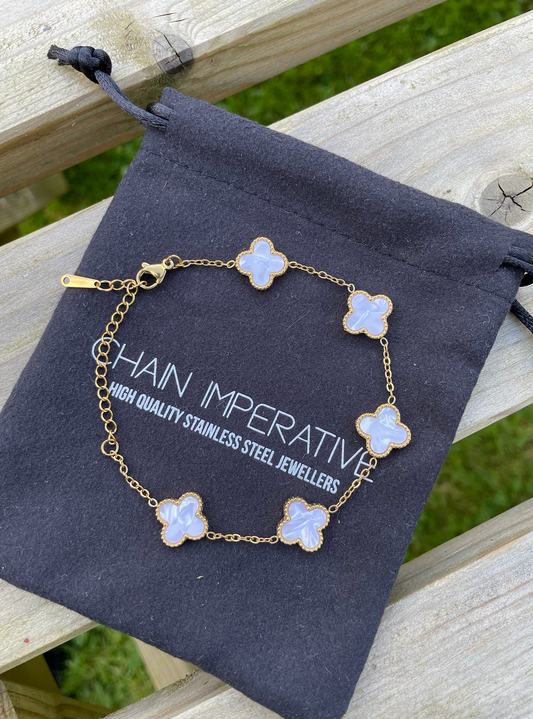 White and 18k gold four leaf clover bracelet
